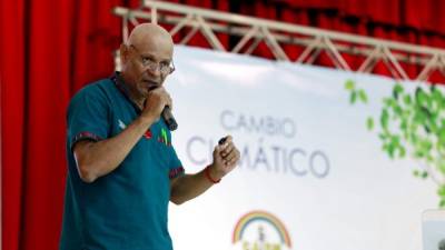 Leonel Javier Cálix durante la presentación del análisis en el Foro de Cambio Climático, celebrado días atrás en Choloma. Foto: Moisés Valenzuela.