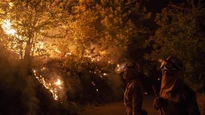 Varias personas han muerto por incendios forestales en España.