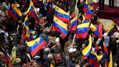 La oposición denunció la intención de la Asamblea Nacional Constituyente (foto) para disolver el legislativo o convocar elecciones anticipadas.