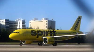 A los problemas de Spirit se suman los de la aerolínea American, que el martes también dio cuenta de cientos de vuelos cancelados. Foto: EFE