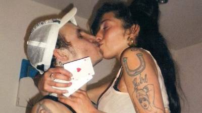 Las fotos que reflejan su amor por las drogas y por Blake Fiedler-Civil.