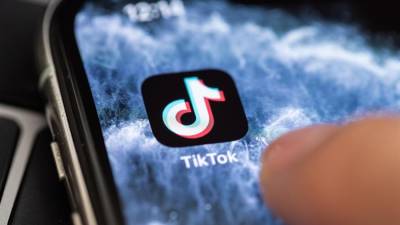 TikTok permitirá prohibir y censurar el seguimiento de ciertas etiquetas o cuentas para los padres preocupados por sus hijos.