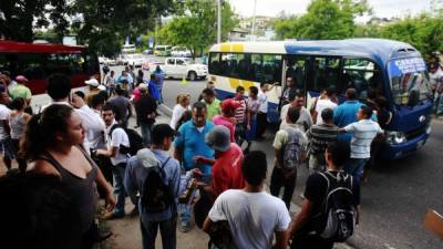 La semana pasada, Rony Alexander Rosales, conductor de un bus, fue asesinado en pleno centro de Tegucigalpa; se supone que fue por no pagar las extorsiones.