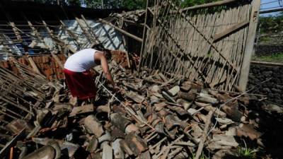 Decenas de viviendas quedaron destruidas tras el potente sismo que sacudió el noroeste de ese país. Fotos: AFP/Inti Ocón