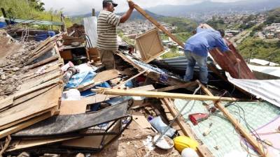La casa quedó totalmente destruida por el alud.