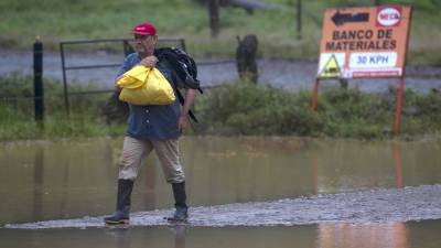 El NHC anticipa inundaciones repentinas a través del Istmo de Tehuantepec, en México, temprano esta semana.