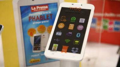 Las phablets Woo están disponibles en las tiendas de La Curacao.