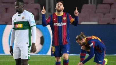 Lionel Messi fue la figura al marcar dos goles en el Camp Nou. Foto AFP.