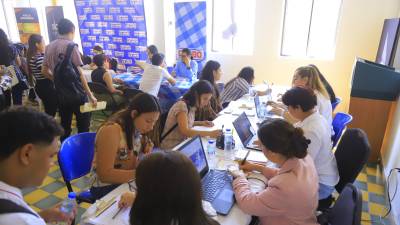 En la Plaza Las Banderas se han realizado varias ferias de empleo este año.