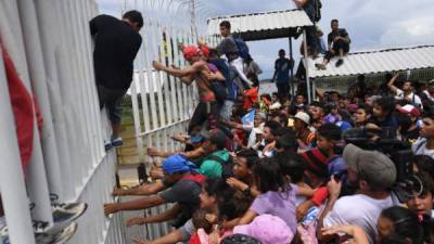 Migrantes centroamericanos buscando llegar a EEUU.