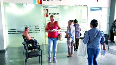 Entre abril y mayo, autoridades de la ENEE anunciaron entre 150,000 y 200,000 casos de sobrefacturación