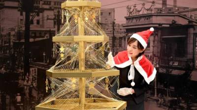 La exclusiva joyería nipona Ginza Tanaka celebró su 90 aniversario exhibiendo el árbol de Navidad más caro del mundo, hasta la fecha. Fotos AFP.