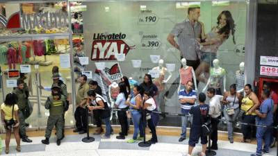 Los comercios en Venezuela casi no tienen mercadería en sus establecimientos.