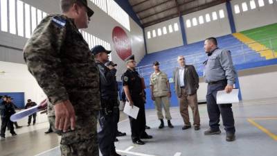 El personal encargado de la seguridad del evento Teletón 2014 recorrió el Instituto Salesiano San Miguel.