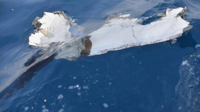 Los equipos de rescate buscan el fuselaje de la aeronave, donde esperan encontrar los cuerpos de los pasajeros desaparecidos./AFP.