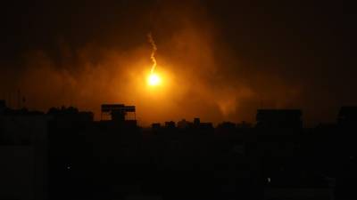 Israel intensifica los ataques aéreos contra objetivos de Hamás en Gaza.