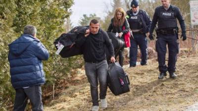 Decenas de indocumentados hispanos huyeron de EUA por temor a las deportaciones de Trump. AFP.