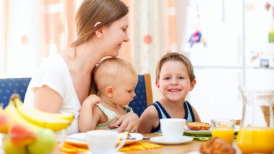 Los padres deben evitar hacer comentarios negativos sobre la comida.