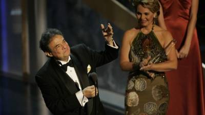 Comienza a formarse una nube de misterio en torno a la muerte del artista, que en la imagen de archivo aparece en la ceremonia de los Grammys Latinos de 2005.
