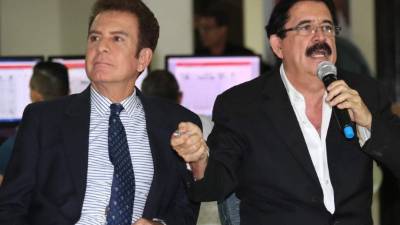 Salvador Nasralla y Manuel Zelaya Rosales comparecieron juntos denunciando irregularidades en el sistema electoral.