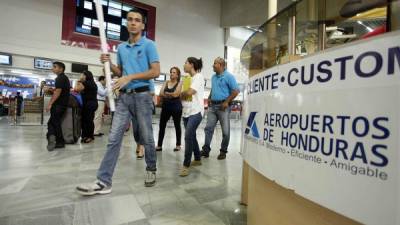 Por el incidente en pleno vuelo de la aerolínea Aeroméxico se avisó a la torre de control del Villeda Morales.