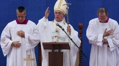 El Papa Francisco canonizará a Óscar Romero.