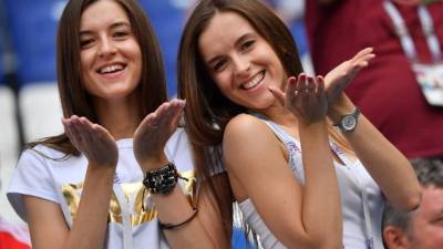 La belleza de las aficionadas se destacó en los 62 juegos que ya se disputaron en el Mundial Rusia 2018. FIFA pidió prudencia para los dos partidos restantes.