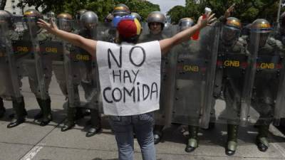La escasez de alimentos y de medicinas, son algunas de las causas por las que se registran varias protestas en los últimos días en Venezuela, muchas de ellas reprimidas por las fuerzas policiales del Estado.