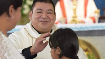 El arzobispo José Luis Escobar anunció la suspensión del párroco de la iglesia Inmaculada Concepción en Santa Tecla, Leopoldo Sosa Tolentino.
