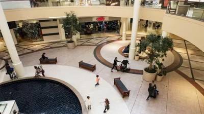 El centro comercial, ubicado en Colorado Springs, a 114 kilómetros de Denver, fue clausurado por la policía a raíz del tiroteo.