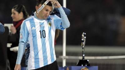 Messi, sin brillo ni gloria con la albiceleste. La Pulga se quita la medalla de subcampeón. Foto AFP