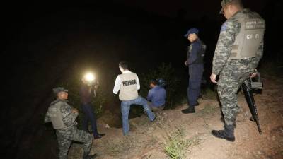 Los cadáveres fueron encontrados entre El Tablón y la residencial Montefresco, de la capital.