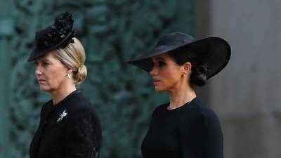 Meghan Markle acaparó las miradas y duras críticas en redes sociales tras derramar una lágrima en la Abadía de Westminster donde se realizó una ceremonia del funeral de la Reina Isabel II.