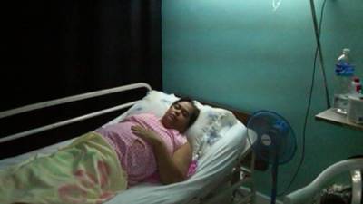 Estela se encuentra en la camilla 25 de la Sala de Mujeres del hospital Mario Catarino Rivas.