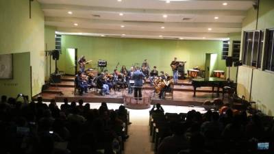 Los sampedranos se deleitaron del rock orquestal, una actividad organizada por los estudiantes de Apreciación Musical de Ceutec.