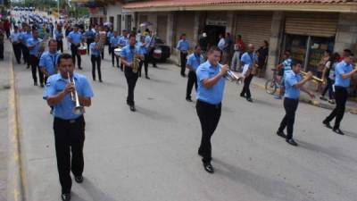 Jóvenes marcharon con fervor.