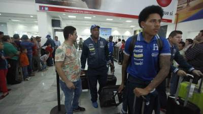 Los jugadores hondureños llegaron cabizbajos al aeropuerto sampedrano.