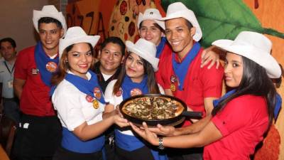 La nueva especialidad del mes de octubre, Pizza Steak, un sabor original al estilo parrillero de Pizza Hut.