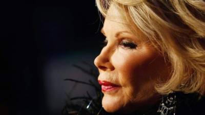 La desaparecida presentadora de la televisión estadounidense Joan Rivers era una adicta a la cirugía estética.
