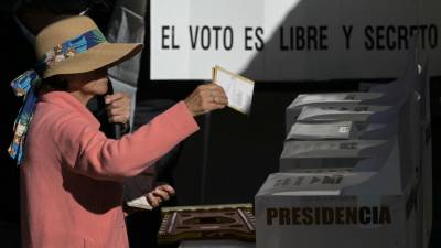 Los mexicanos comenzaron a votar en las elecciones generales de este domingo.