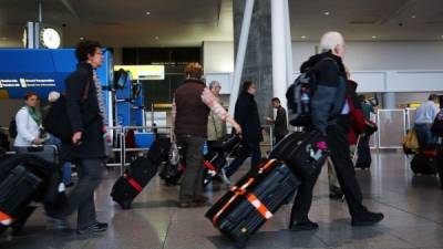 Los aeropuertos de Estados Unidos están reforzando su seguridad para evitar el contagio de ébola.