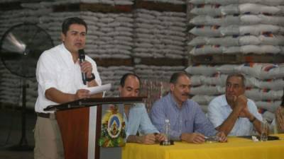 El presidente de Honduras, Juan Orlando Hernández, que la especulación también serán controladas con la masificación de centro de Banasupro.