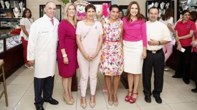 Carlos Paz Haslam, Giselle Downing, Carmen Faraj, Ninfa Perla, Carolina Kafati y el padre Augusto Présiga.