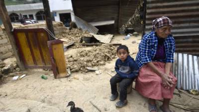 Zona de Guatemala afectada por el terremoto. / AFP PHOTO / JOHAN ORDONEZ