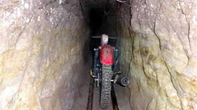 A una velocidad de 4 kilómetros por hora podía circular la motocicleta adaptada a rieles que instalaron en el túnel.