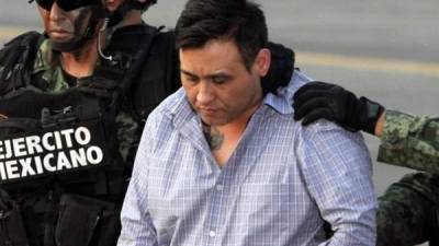 Sentencian a 18 años de prisión a Omar Treviño Morales, 'El Z-42', uno de los líderes de Los Zetas, por portación de arma de fuego y lavado de dinero.