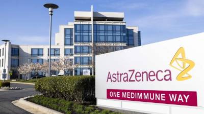 La multinacional británicosueca informó en un comunicado que hoy recibieron la primera dosis de esa nueva vacuna.