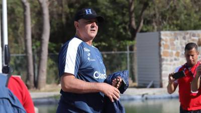 Diego Vázquez en el momento que arribaba al Centro del Alto Rendimiento del Olimpia para comenzar los trabajos de microciclo.