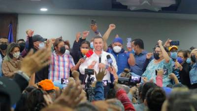 David Chávez en una conferencia de prensa con líderes del Partido Nacional | Fotografía de archivo