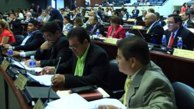 Los diputados en la sesión de ayer en el Congreso Nacional.